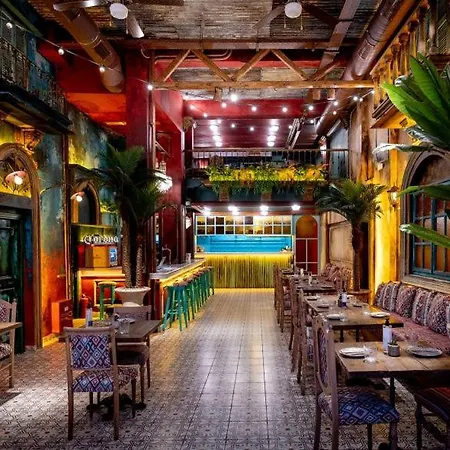 15' To Sea & Acropolis アパート