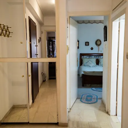 Urban Nest In Nea Smyrni Family-friendly Minutes Away From Square & Park Easy Access To & Apartment Mesochorion (Evrytania)