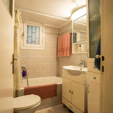 アパート 15' To Sea & Acropolis *